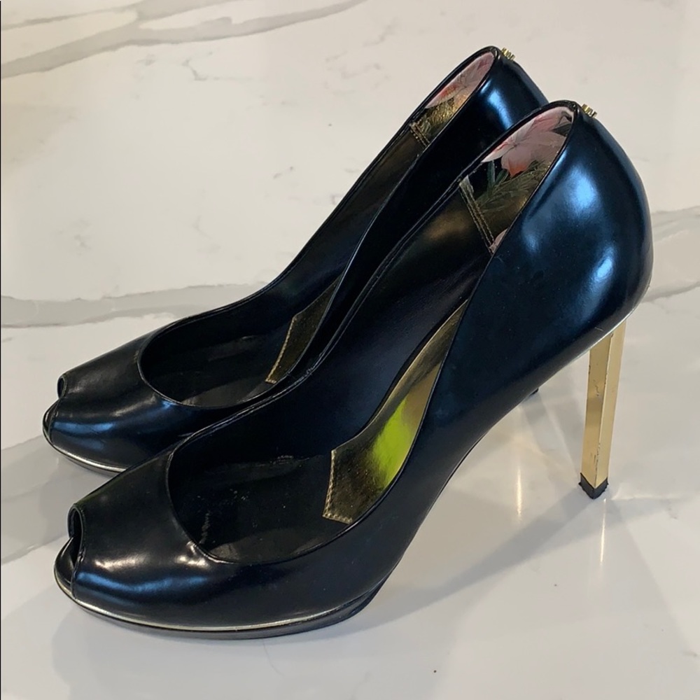 Beautiful Ted Baker Baker Peep-toe Heels